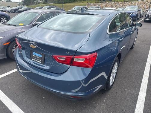 Lakeshore Blue Metallic 2025 Chevrolet Malibu FWD 1LT