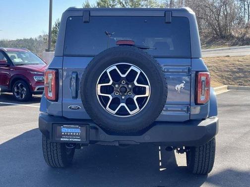 2024 Ford Bronco Outer Banks
