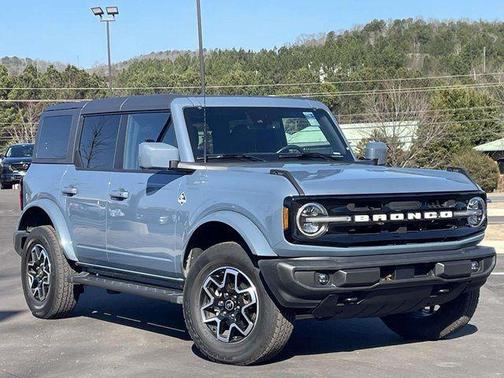 2024 Ford Bronco Outer Banks