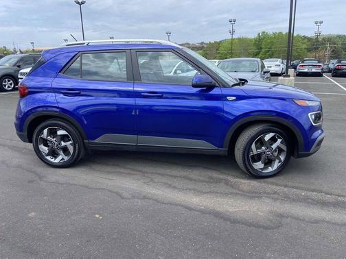 2024 Hyundai VENUE Limited