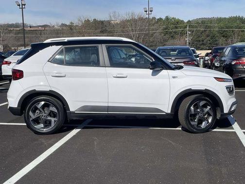 2025 Hyundai VENUE Limited