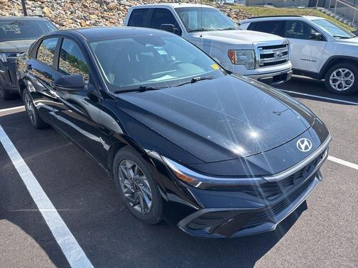 Abyss Black 2024 Hyundai ELANTRA SEL