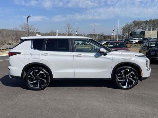 2024 Mitsubishi Outlander SE Black Edition w/Pano Roof S-AWC