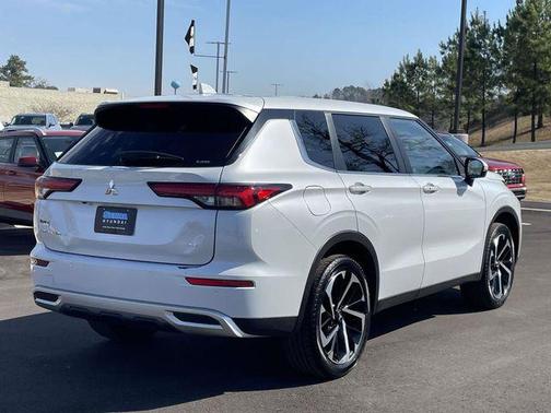 2024 Mitsubishi Outlander SE Black Edition w/Pano Roof S-AWC