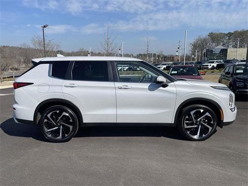 2024 Mitsubishi Outlander SE Black Edition w/Pano Roof S-AWC