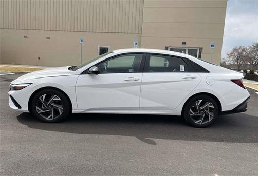 2025 Hyundai ELANTRA Sport