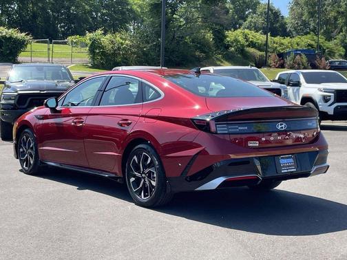 Ultimate red 2025 Hyundai SONATA SEL