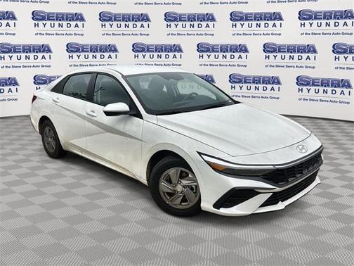 2025 Hyundai ELANTRA SE