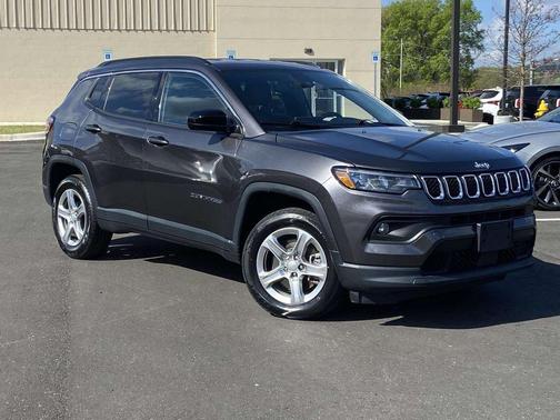 Gray 2024 Jeep Compass Latitude
