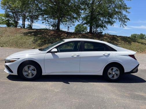 Serenity White 2026 Hyundai ELANTRA SE
