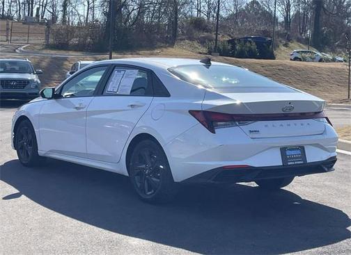 2023 Hyundai ELANTRA SEL