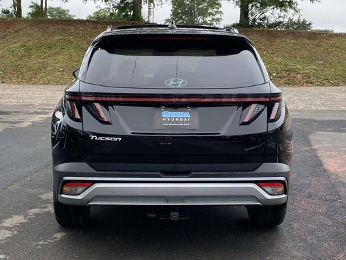 Phantom Black 2026 Hyundai TUCSON Limited
