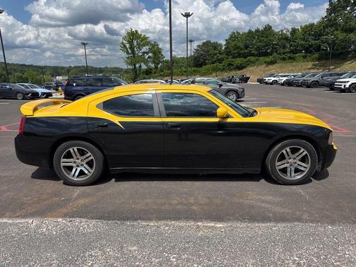 Top Banana 2006 Dodge Charger R/T