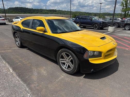 Top Banana 2006 Dodge Charger R/T