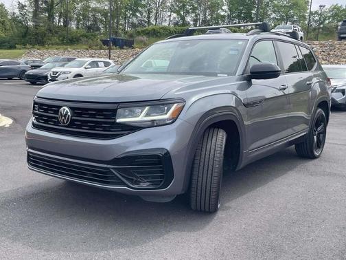 Platinum Gray Metallic 2023 Volkswagen Atlas 3.6L SEL