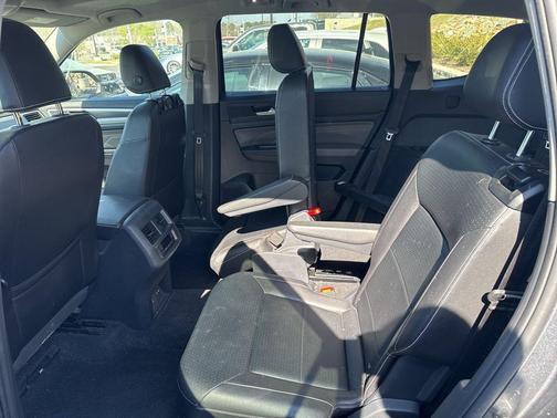 2023 Volkswagen Atlas 3.6L SEL