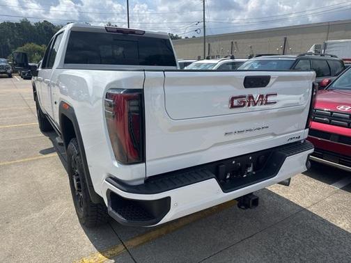 2025 GMC Sierra 2500 AT4