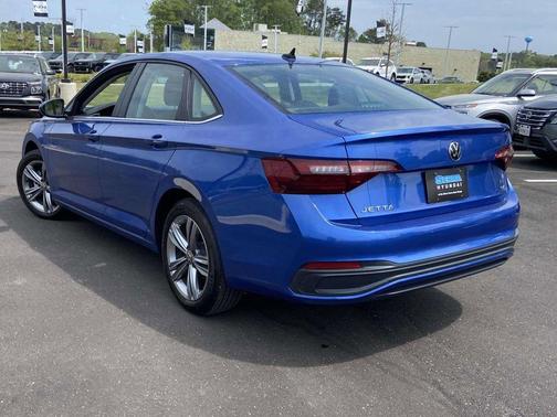 Rising Blue Metallic 2024 Volkswagen Jetta 1.5T SE