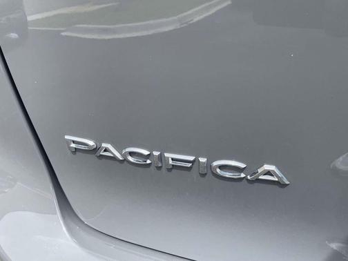 2025 Chrysler Pacifica L