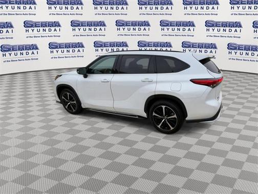 2022 Toyota Highlander XSE