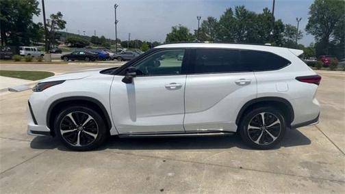 2022 Toyota Highlander XSE