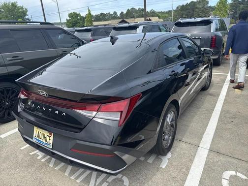 Abyss Black 2024 Hyundai ELANTRA SEL