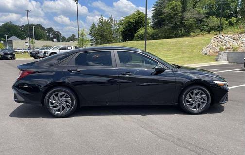 Abyss Black 2024 Hyundai ELANTRA SEL
