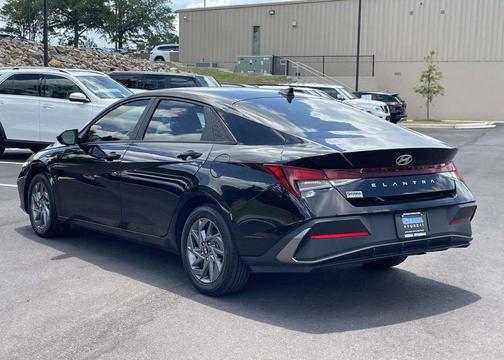 Abyss Black 2024 Hyundai ELANTRA SEL