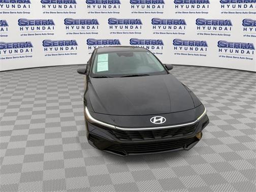 2025 Hyundai ELANTRA SE