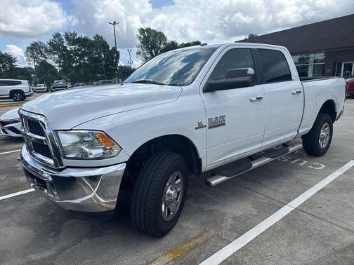 Bright White Clearcoat 2018 RAM 2500 SLT Crew Cab 4x4 6'4' Box