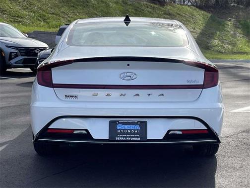 2022 Hyundai SONATA Hybrid SE