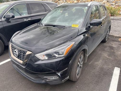 2020 Nissan Kicks SR