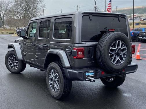 2025 Jeep Wrangler 4-Door Sahara 4x4