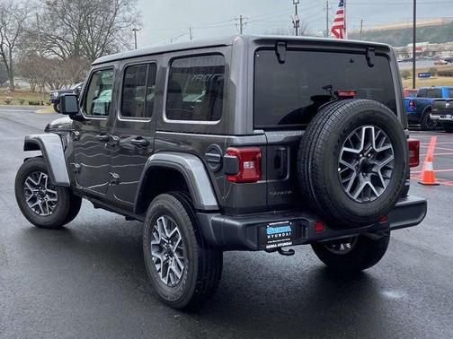2025 Jeep Wrangler 4-Door Sahara 4x4