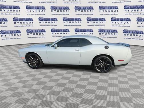 2022 Dodge Challenger SXT