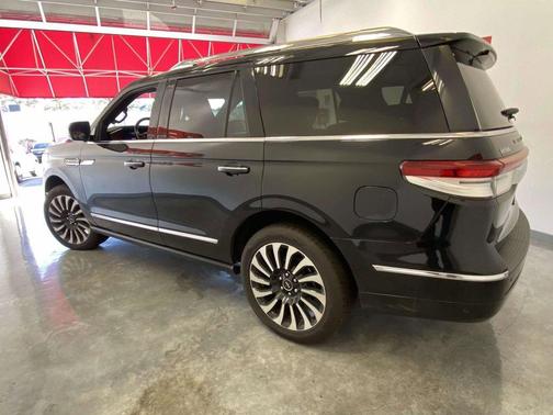INFINITE BLACK 2022 Lincoln Navigator Black Label