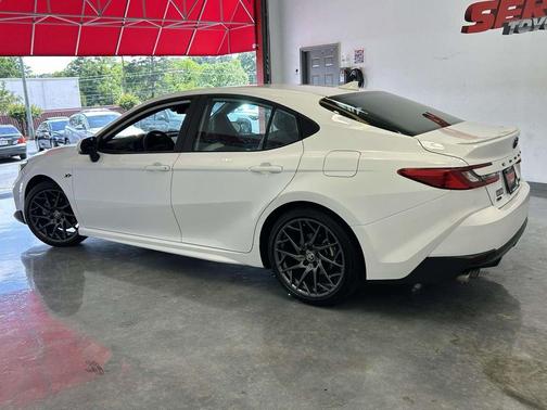 Ice Cap 2025 Toyota Camry SE