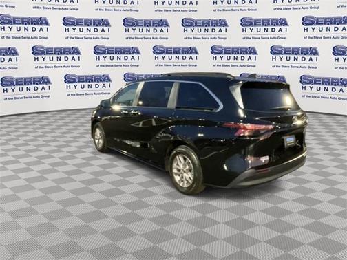 2024 Toyota Sienna XLE