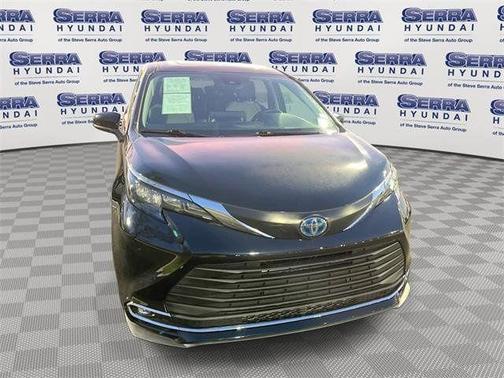 2024 Toyota Sienna XLE
