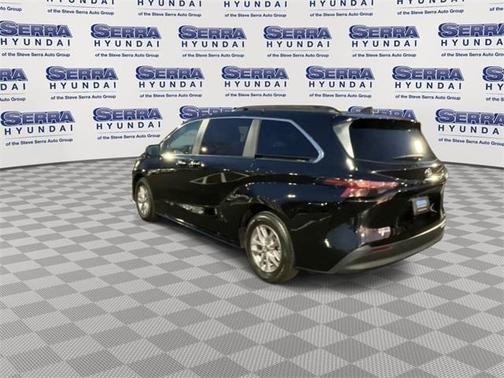 2024 Toyota Sienna XLE