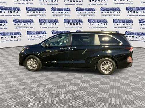 2024 Toyota Sienna XLE