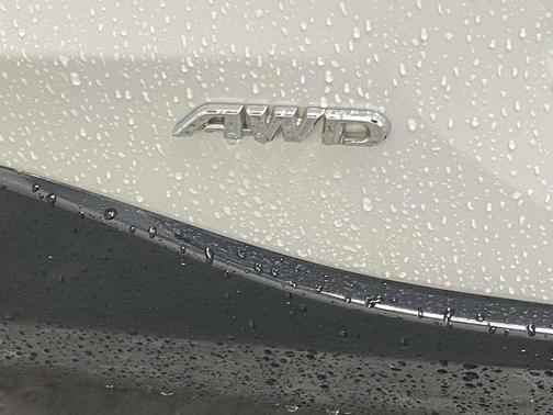 Wind Chill Pearl 2024 Toyota RAV4 Hybrid SE