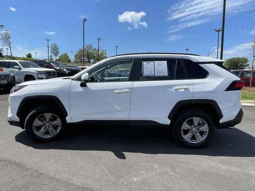 Ice Cap 2024 Toyota RAV4 XLE