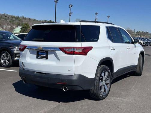 2021 Chevrolet Traverse LT Leather