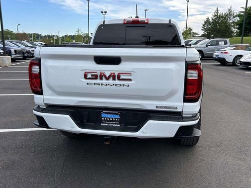 Summit White 2024 GMC Canyon Elevation