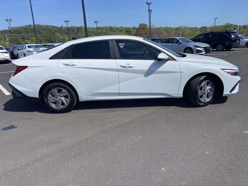 Serenity White 2025 Hyundai ELANTRA SE