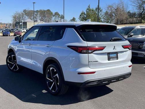 2024 Mitsubishi Outlander SE Black Edition w/Pano Roof S-AWC