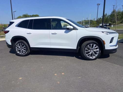 Summit White 2025 Buick Enclave Preferred FWD