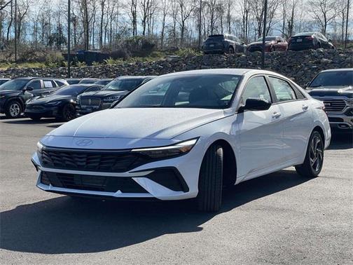 2025 Hyundai ELANTRA Sport