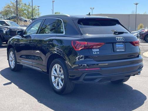 Mythos Black Metallic 2025 Audi Q3 Premium 45 TFSI S line quattro Tiptronic